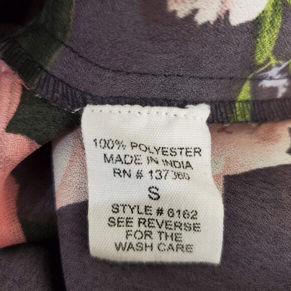 Live 4 Truth Floral Blouse Womens Size S Dark Gray Pink V Neck Cap Sleeve - Picture 10 of 11